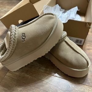 NIB UGG Platform Tazz